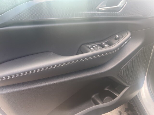2025 Jeep Grand Cherokee Altitude photo 3