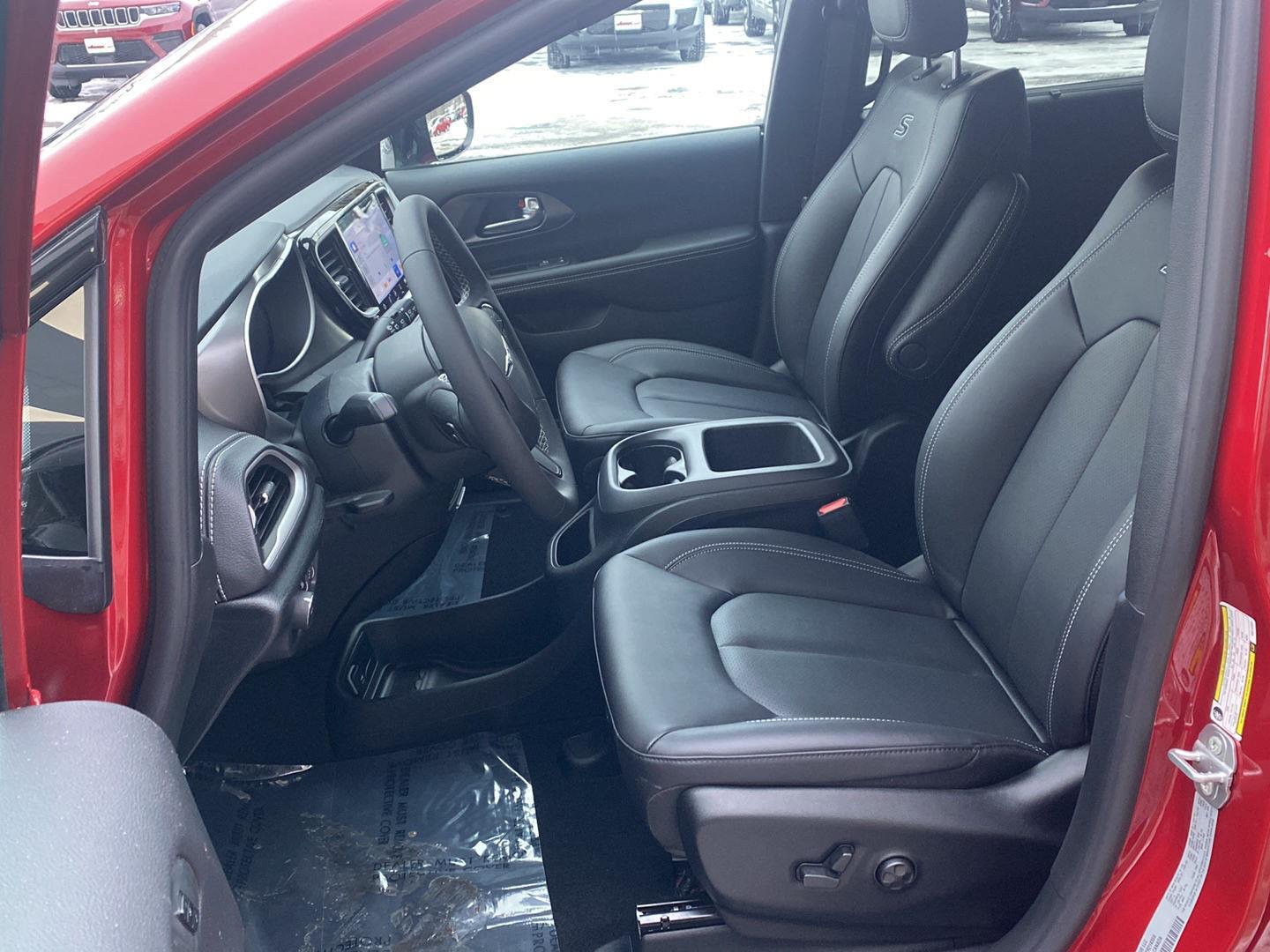 2026 Chrysler Pacifica Select - Photo 7