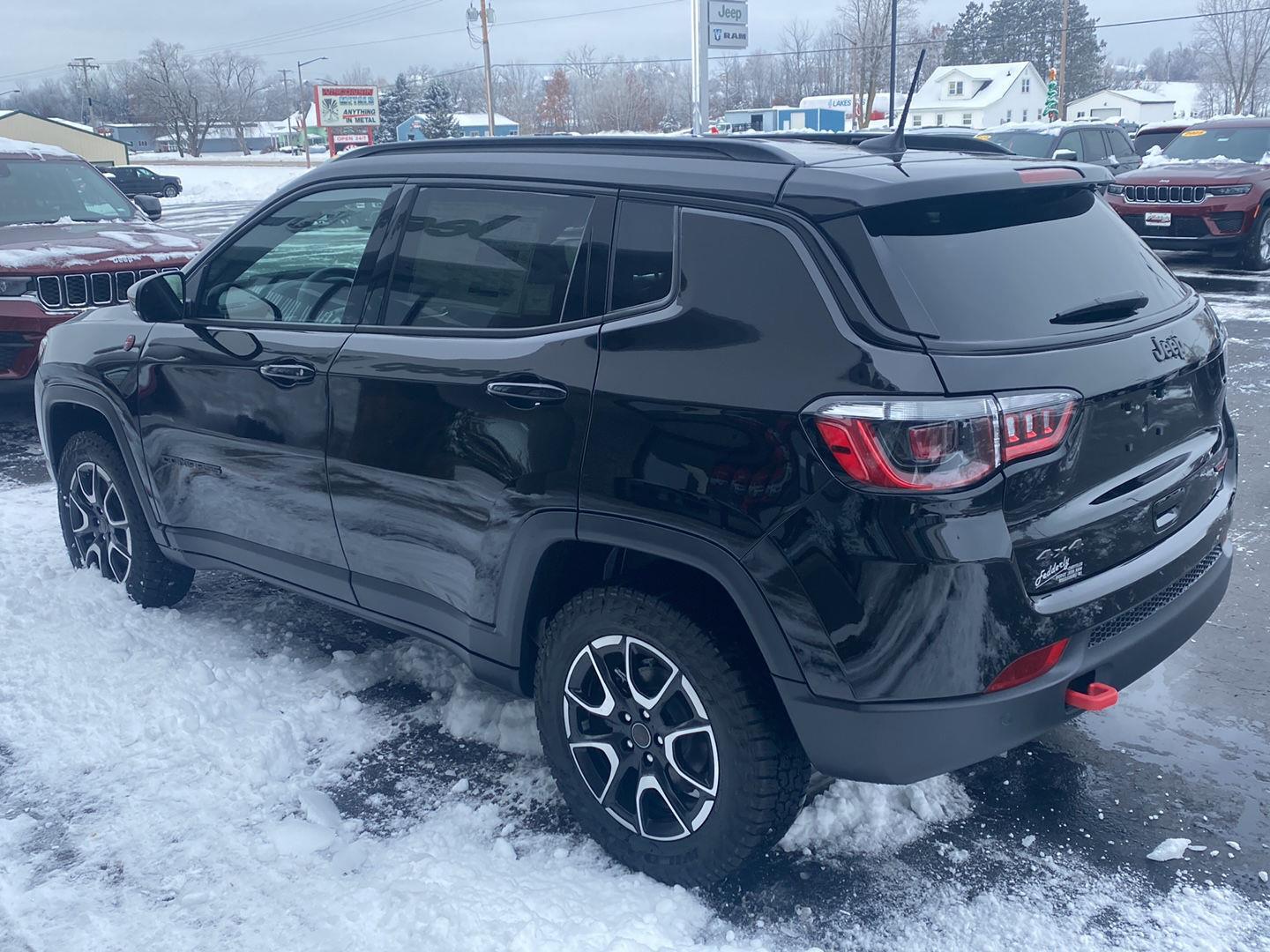 2026 Jeep Compass Trailhawk - Photo 17