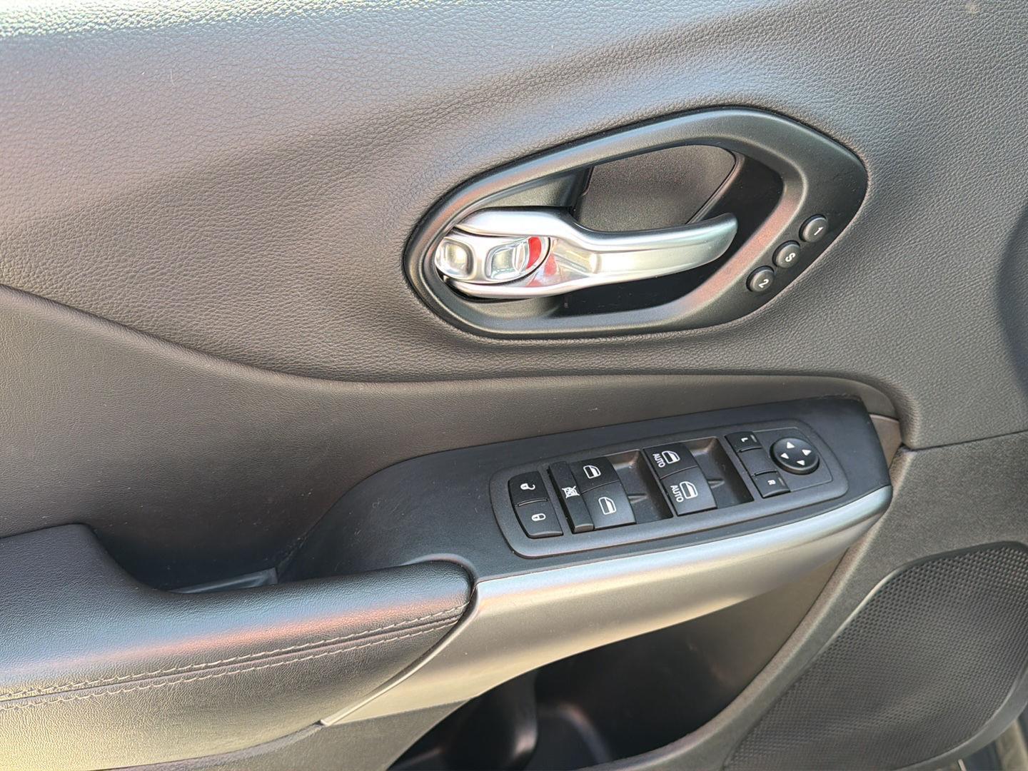 2022 Jeep Cherokee Limited - Photo 10