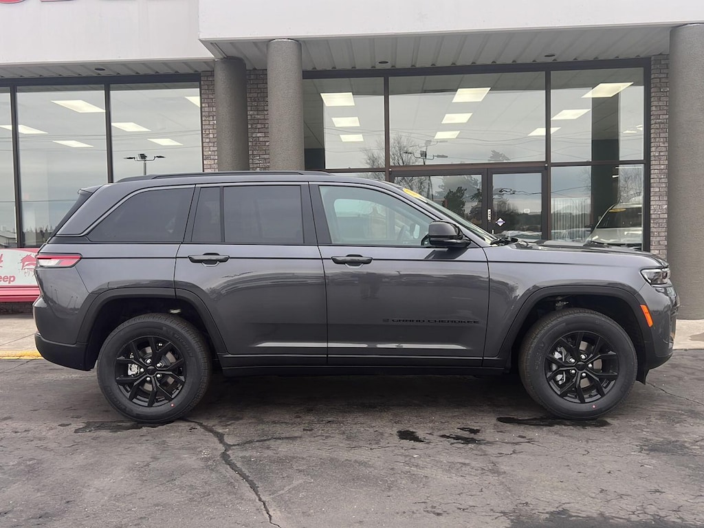 New 2026 Jeep Grand Cherokee Laredo Altitude Sport Utility