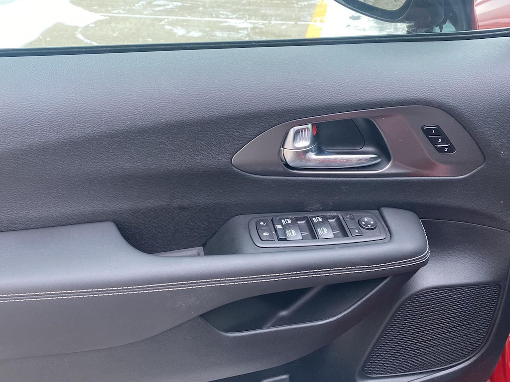 New 2026 Chrysler Pacifica Select Passenger Van