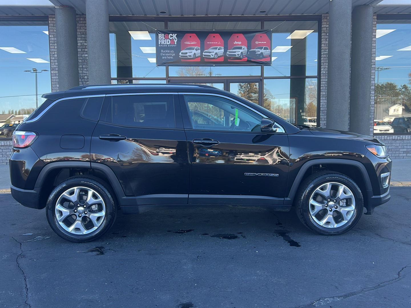 Used 2018 Jeep Compass Limited with VIN 3C4NJDCB0JT341507 for sale in Reedsburg, WI