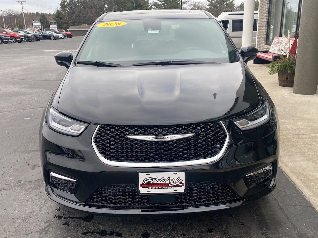 New 2026 Chrysler Pacifica Limited Passenger Van