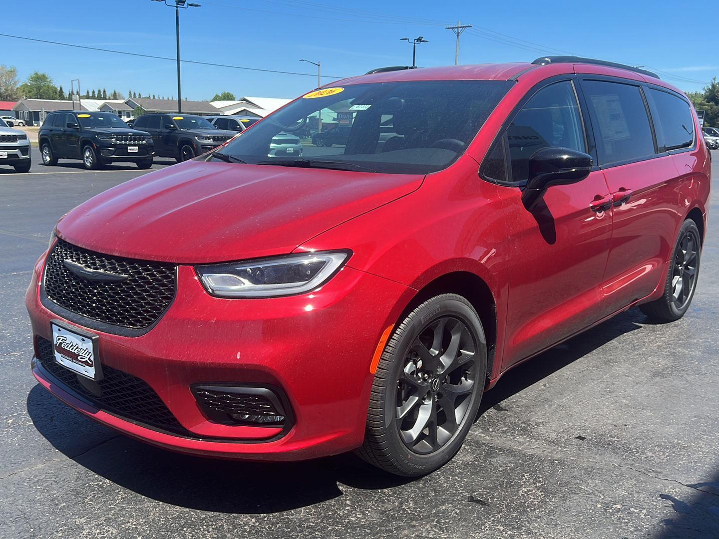 2026 Chrysler Pacifica Select - Photo 21