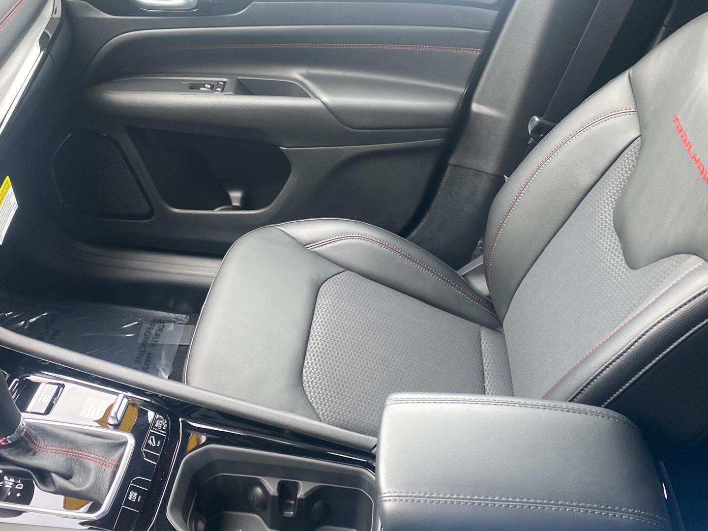 2026 Jeep Compass Trailhawk - Photo 15