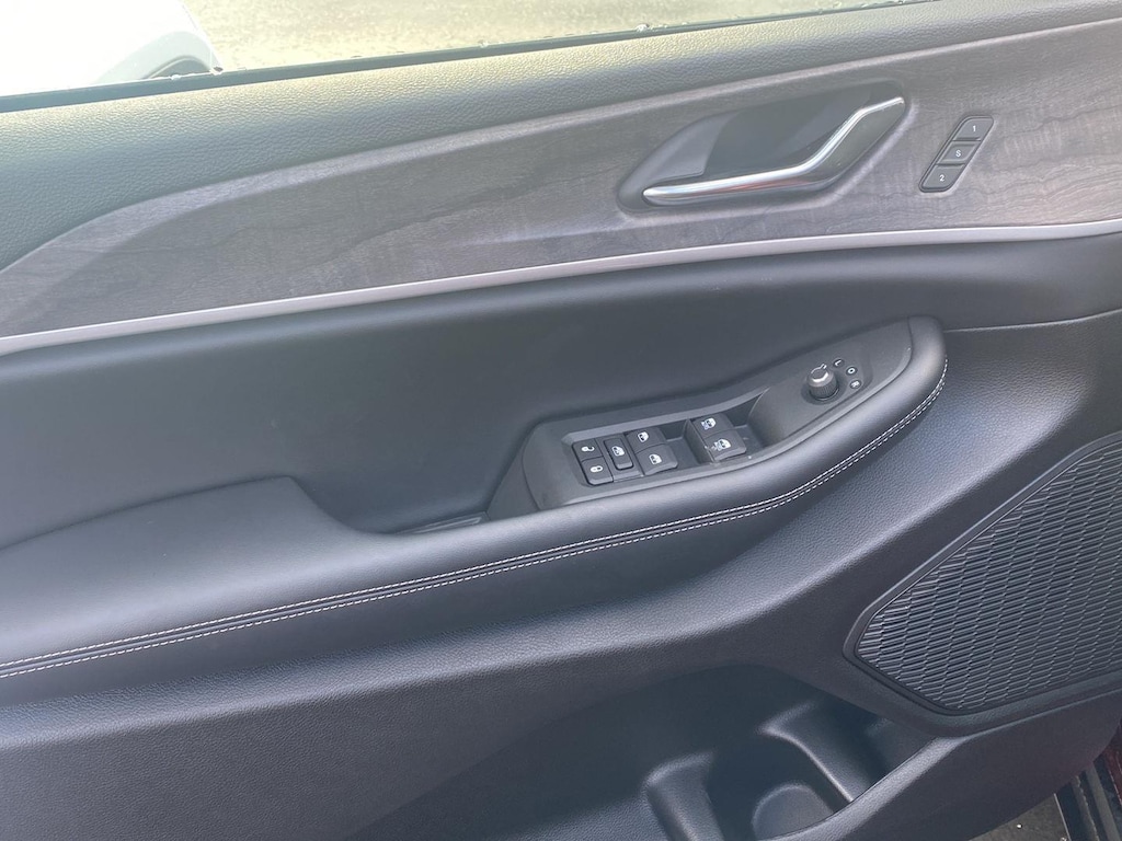 New 2025 Jeep Grand Cherokee L Limited Sport Utility