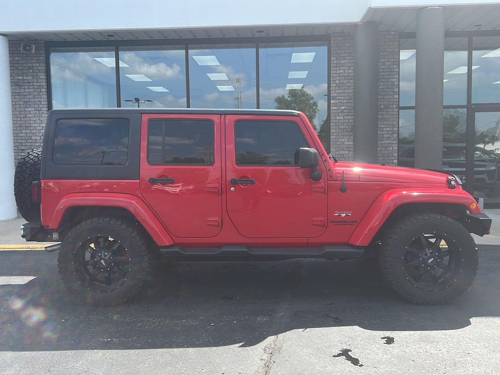 Used 2016 Jeep Wrangler Unlimited Sahara SUV