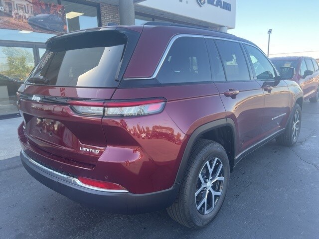 2025 Jeep Grand Cherokee Limited photo 2