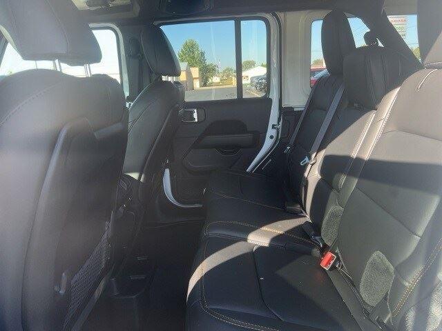 2025 Jeep Wrangler 4-Door Sahara - Photo 13