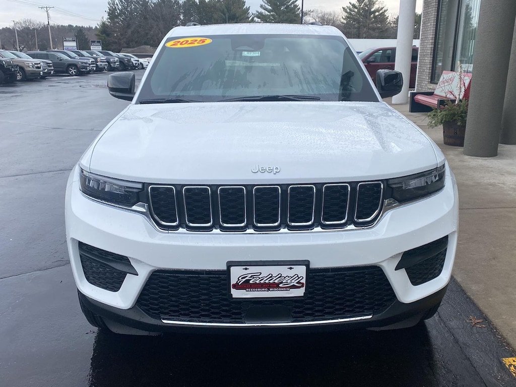 New 2025 Jeep Grand Cherokee Laredo X Sport Utility