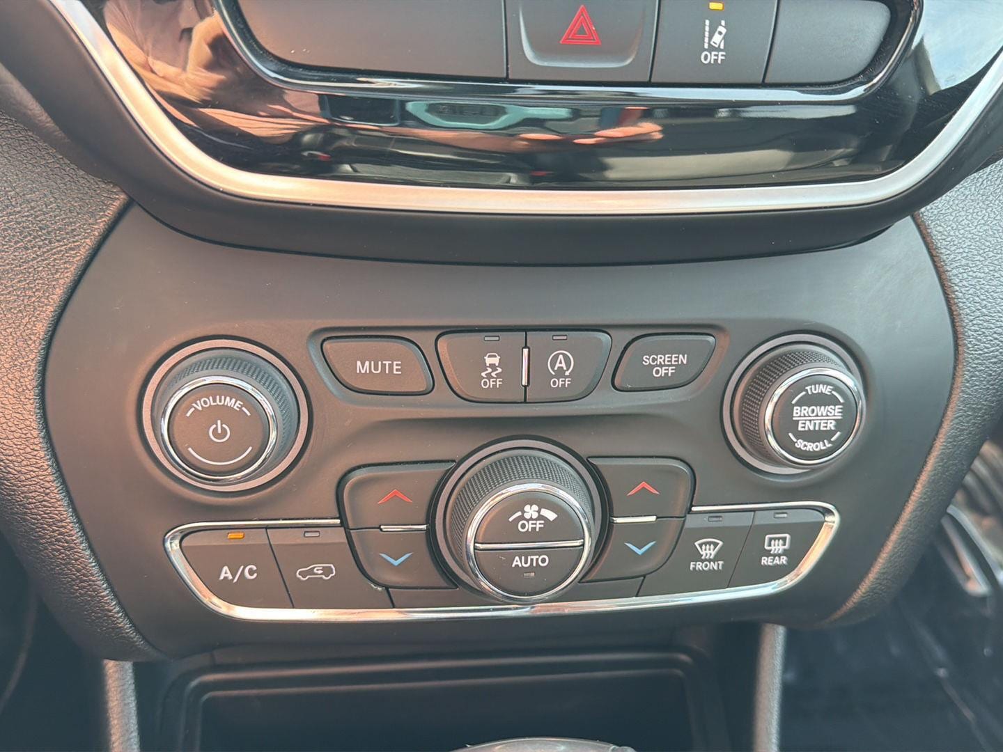 2022 Jeep Cherokee Limited - Photo 15
