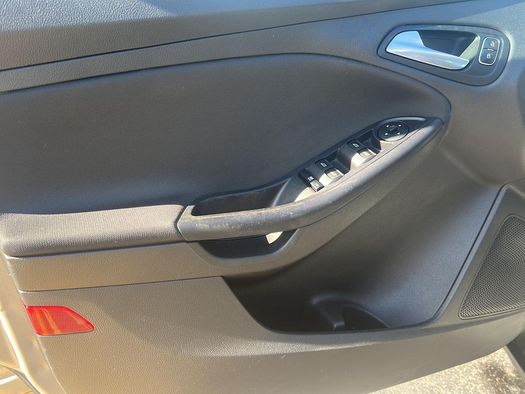 Used 2015 Ford Focus SE Hatchback