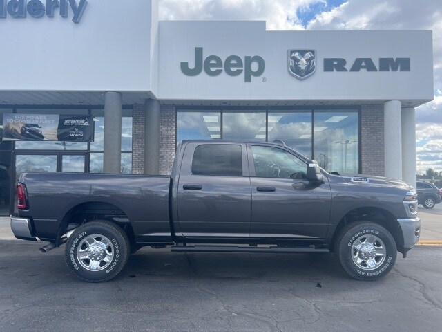 2025 Ram 2500 Tradesman photo 2