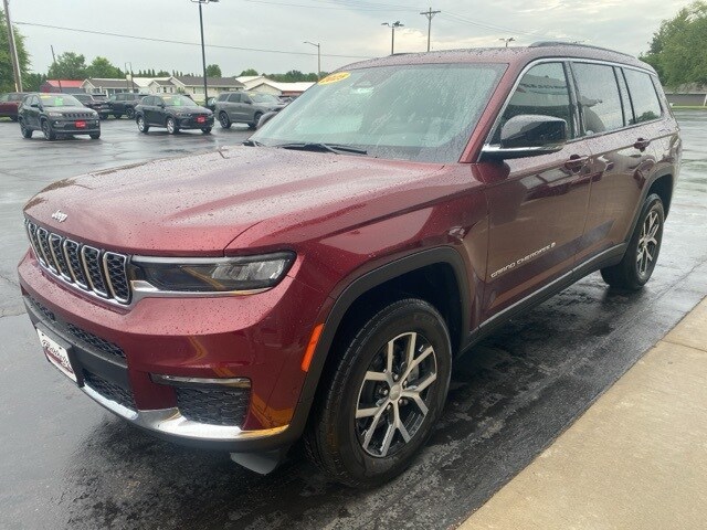 2025 Jeep Grand Cherokee Limited photo 2