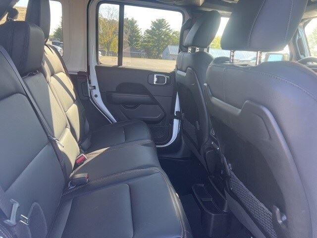 2025 Jeep Wrangler 4-Door Sahara - Photo 16