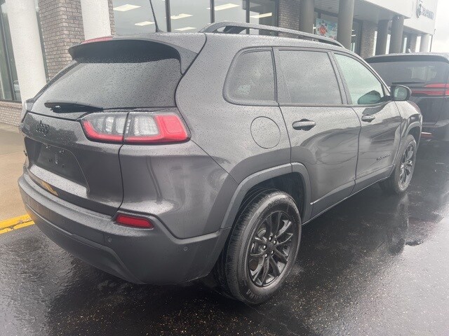 2023 Jeep Cherokee Altitude Lux photo 3