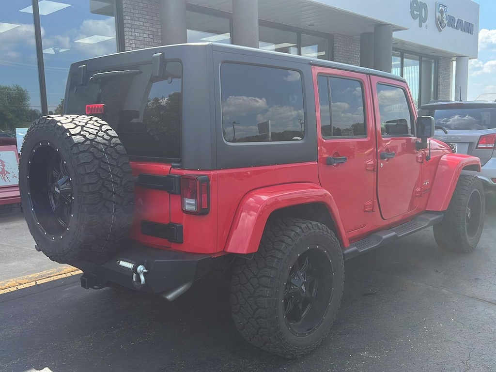 Used 2016 Jeep Wrangler Unlimited Sahara SUV