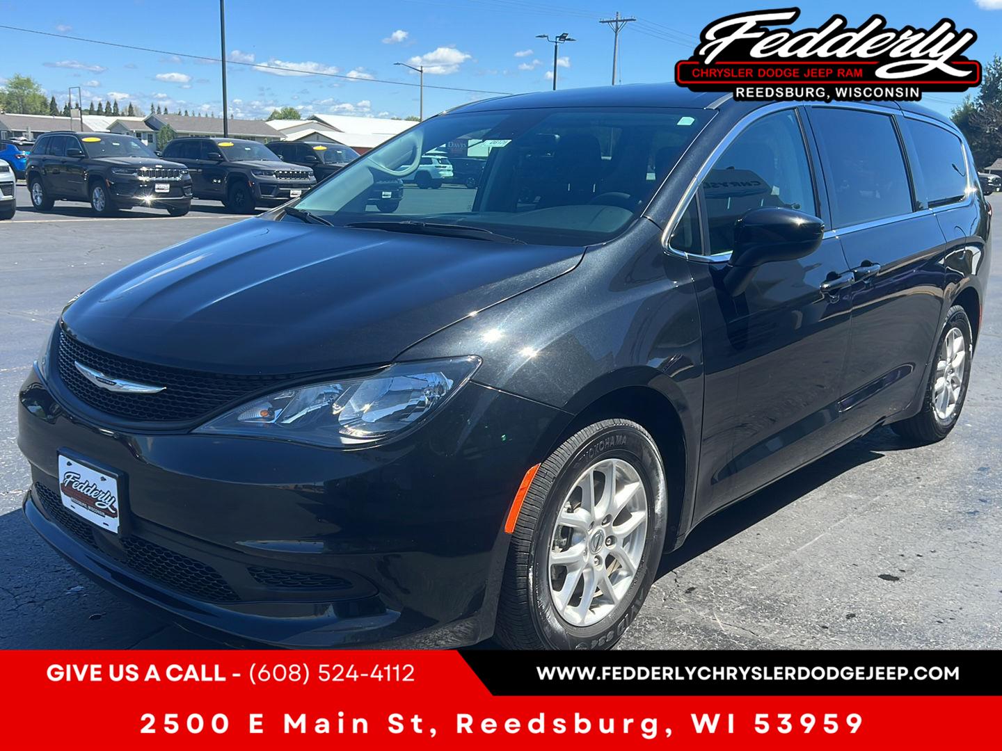 2023 Chrysler Voyager LX's photo