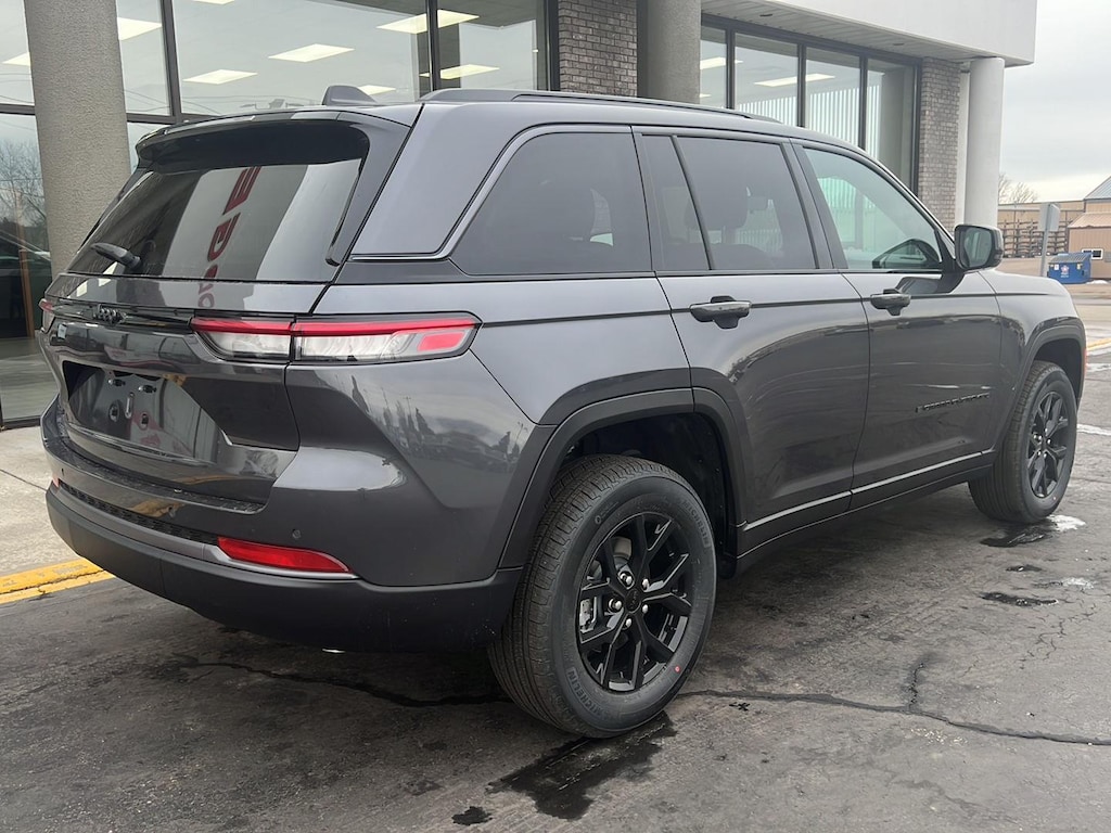 New 2026 Jeep Grand Cherokee Laredo Altitude Sport Utility