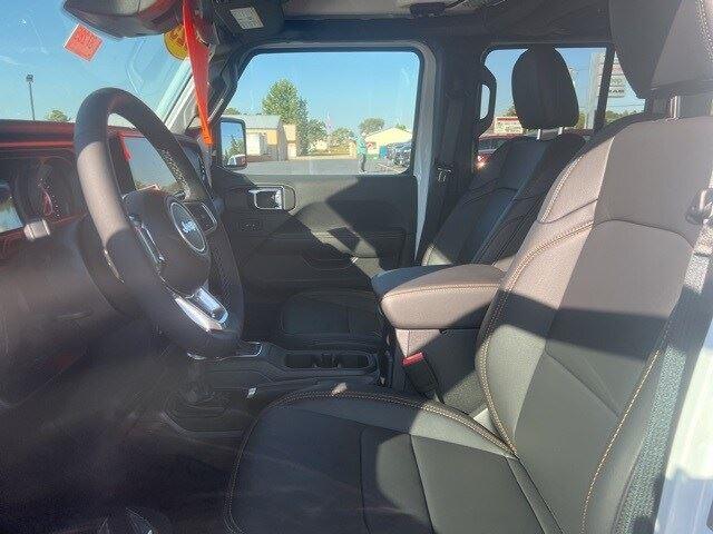 2025 Jeep Wrangler 4-Door Sahara - Photo 6
