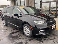 2026 Chrysler Pacifica Select Passenger Van