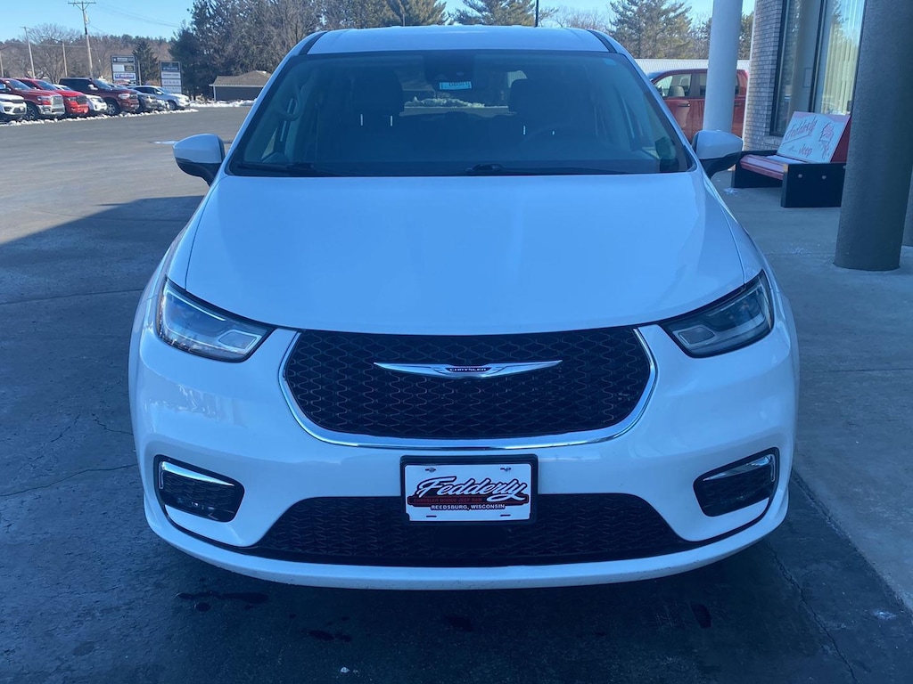 Used 2023 Chrysler Pacifica Touring L Van