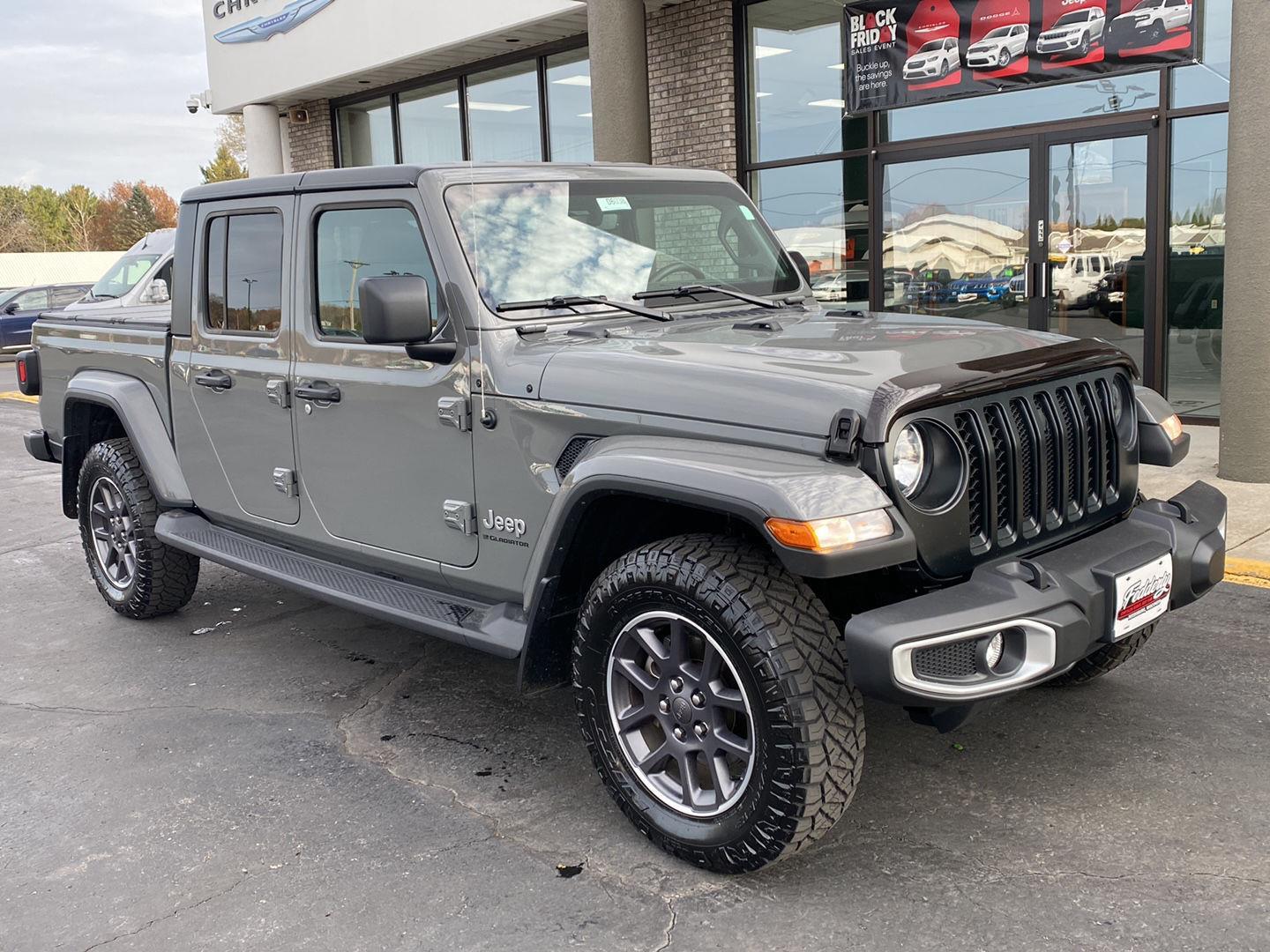 2023 Jeep Gladiator Overland's photo