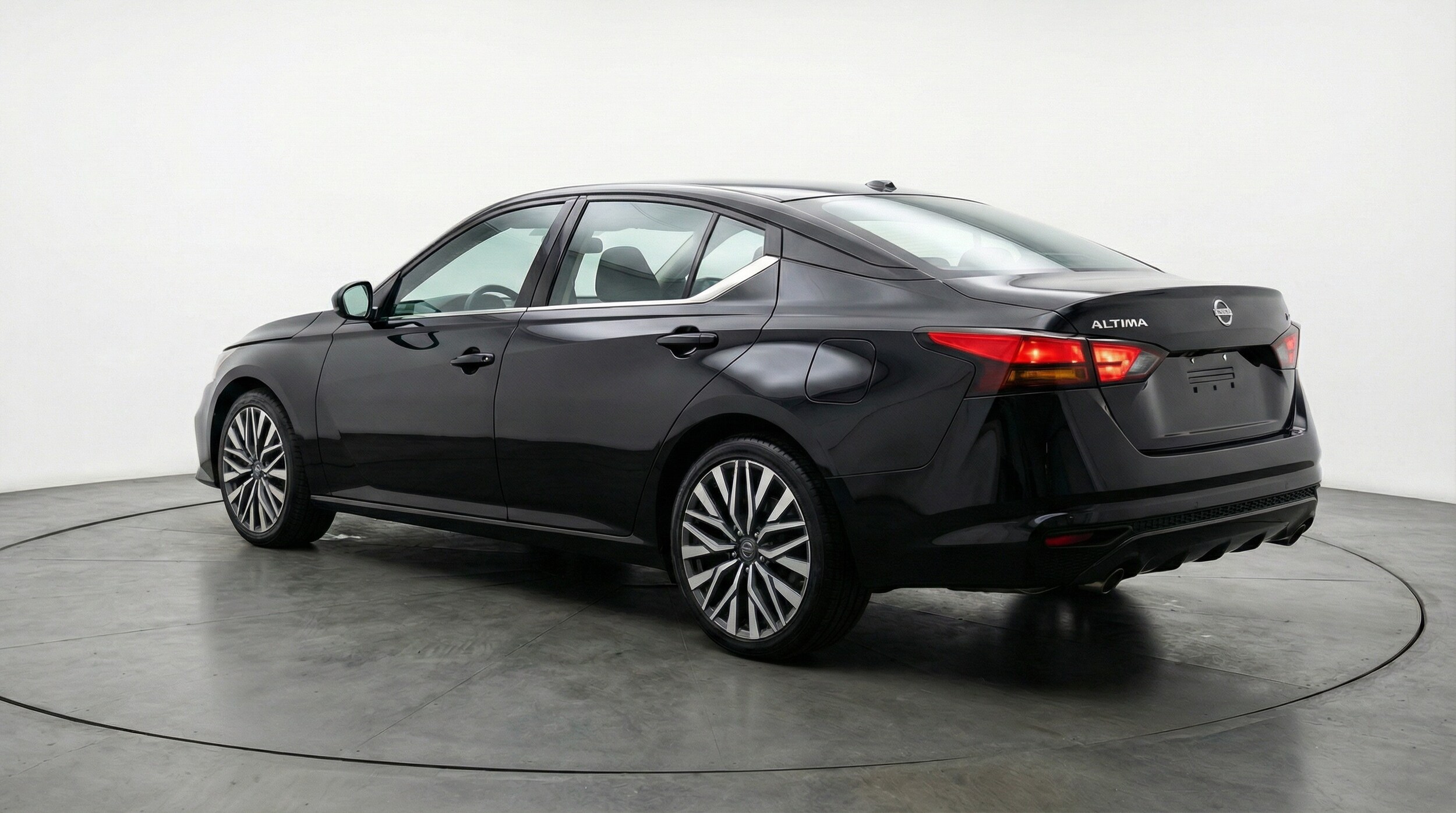 Thumbnail: 2025 Nissan Altima - 5