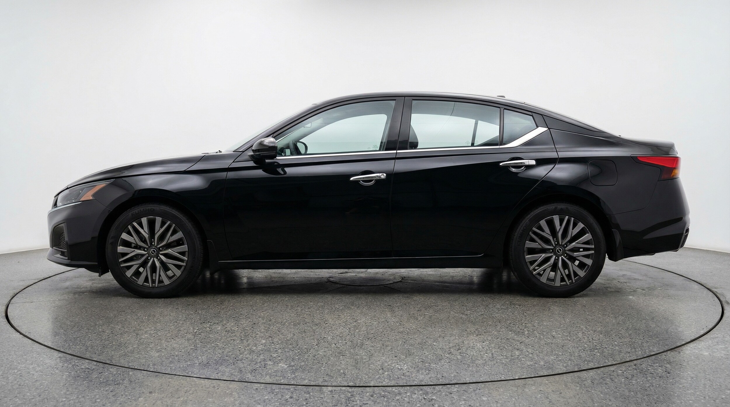 Thumbnail: 2025 Nissan Altima - 4