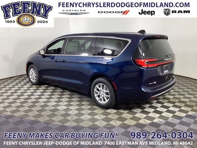 2025 Chrysler Pacifica photo 4
