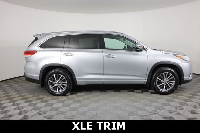 Used 2018 Toyota Highlander XLE with VIN 5TDJZRFH4JS523399 for sale in Grayling, MI