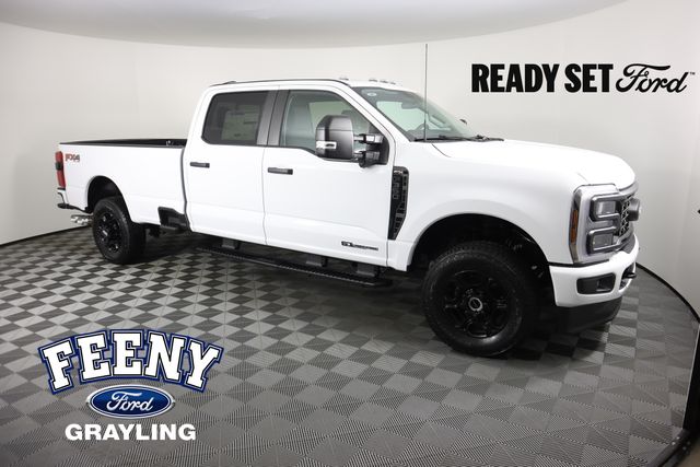 2026 Ford F-350 Super Duty XL's photo