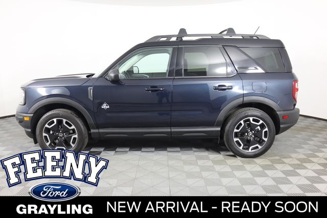 2022 Ford Bronco Outer Banks photo 2