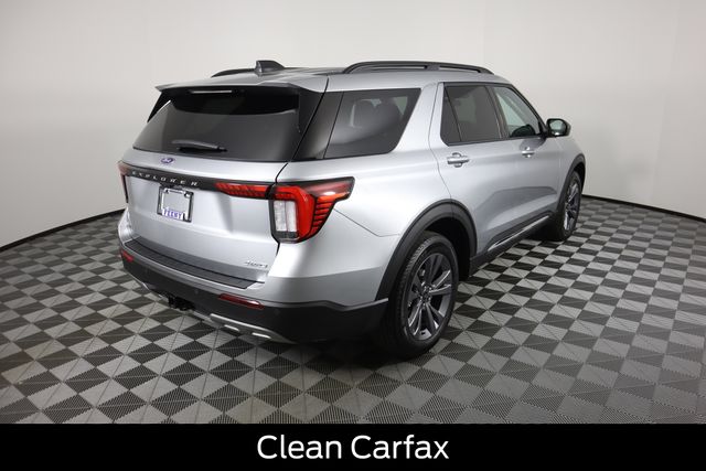 2025 Ford Explorer photo 2