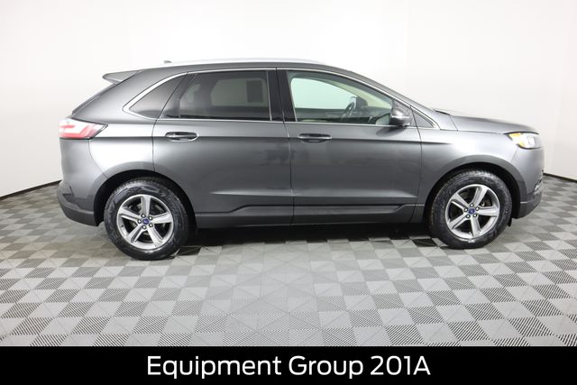 2020 Ford Edge SEL photo 2