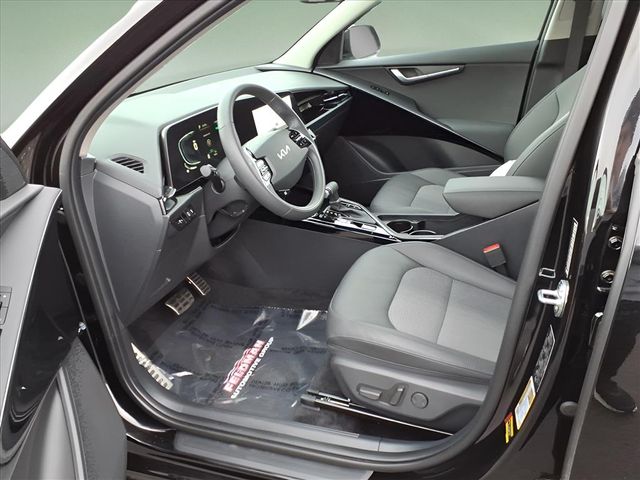 2024 Kia Niro EX Touring - Photo 11