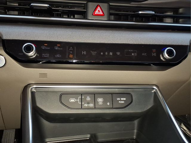 2025 Kia Carnival EX - Photo 18