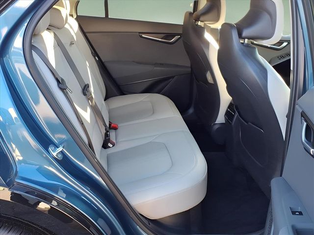 2024 Kia Niro EX Touring - Photo 17