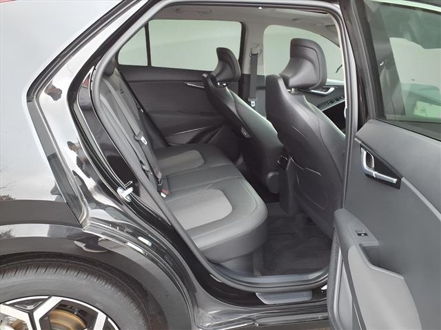 2024 Kia Niro EX Touring - Photo 17