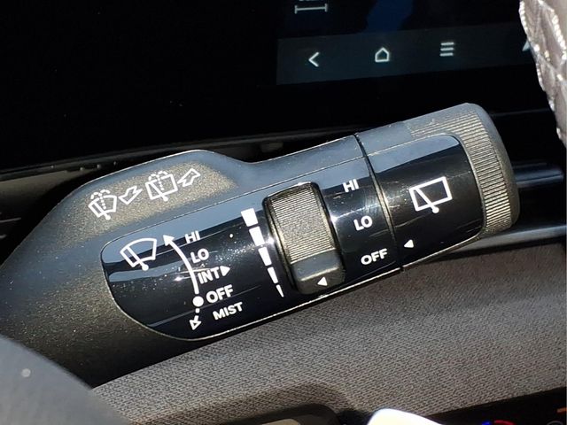 2025 Kia Carnival EX - Photo 27