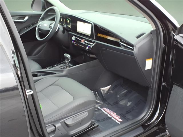 2024 Kia Niro EX Touring - Photo 18
