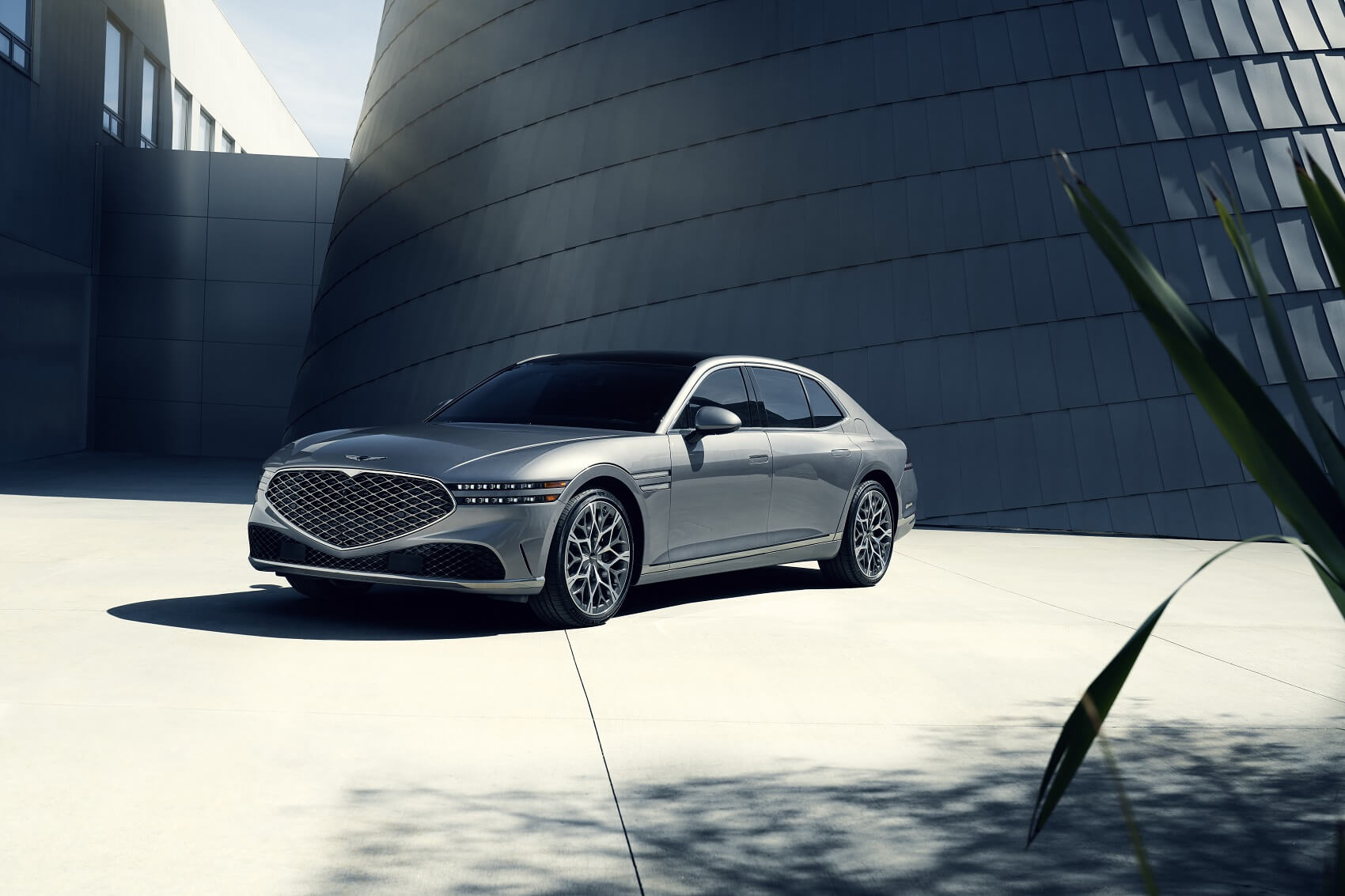 Performance Perks of Genesis G90 vs. BMW 7 Series