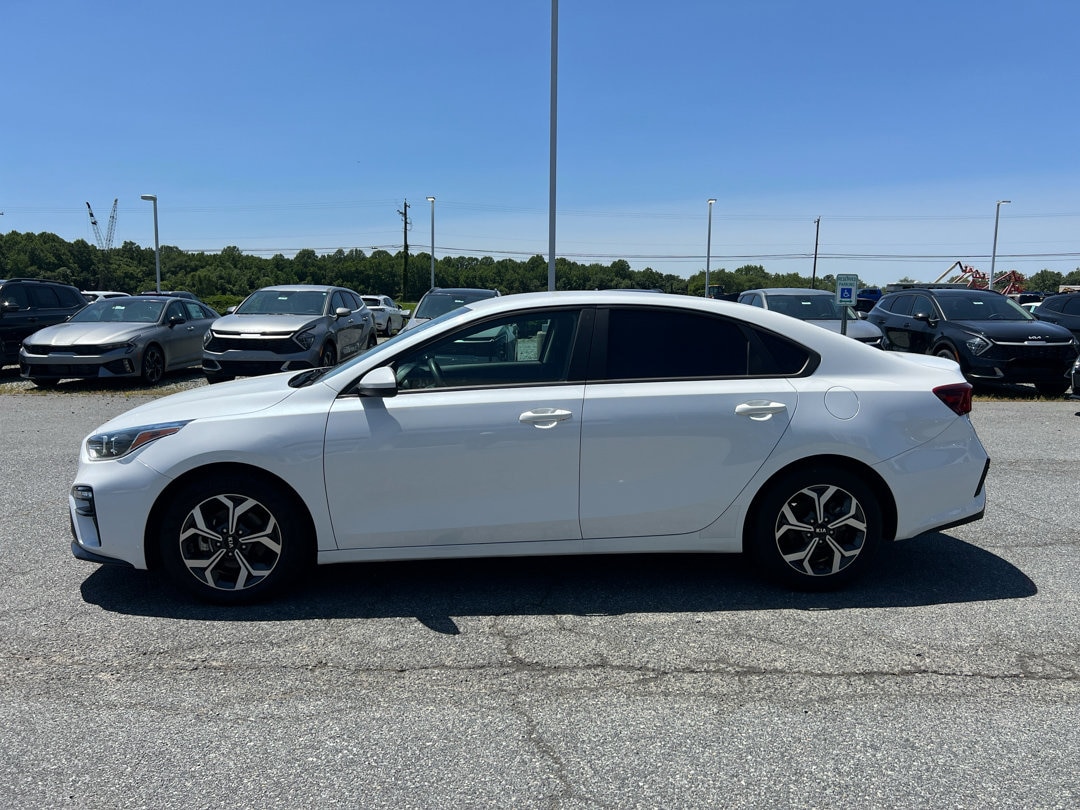 Used 2021 Kia Forte LXS with VIN 3KPF24AD4ME401139 for sale in Felton, DE