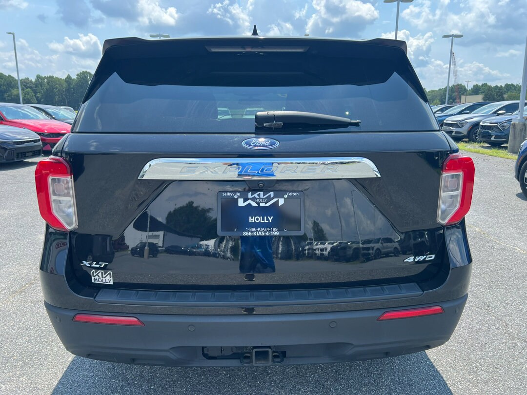 2022 Ford Explorer XLT photo 2