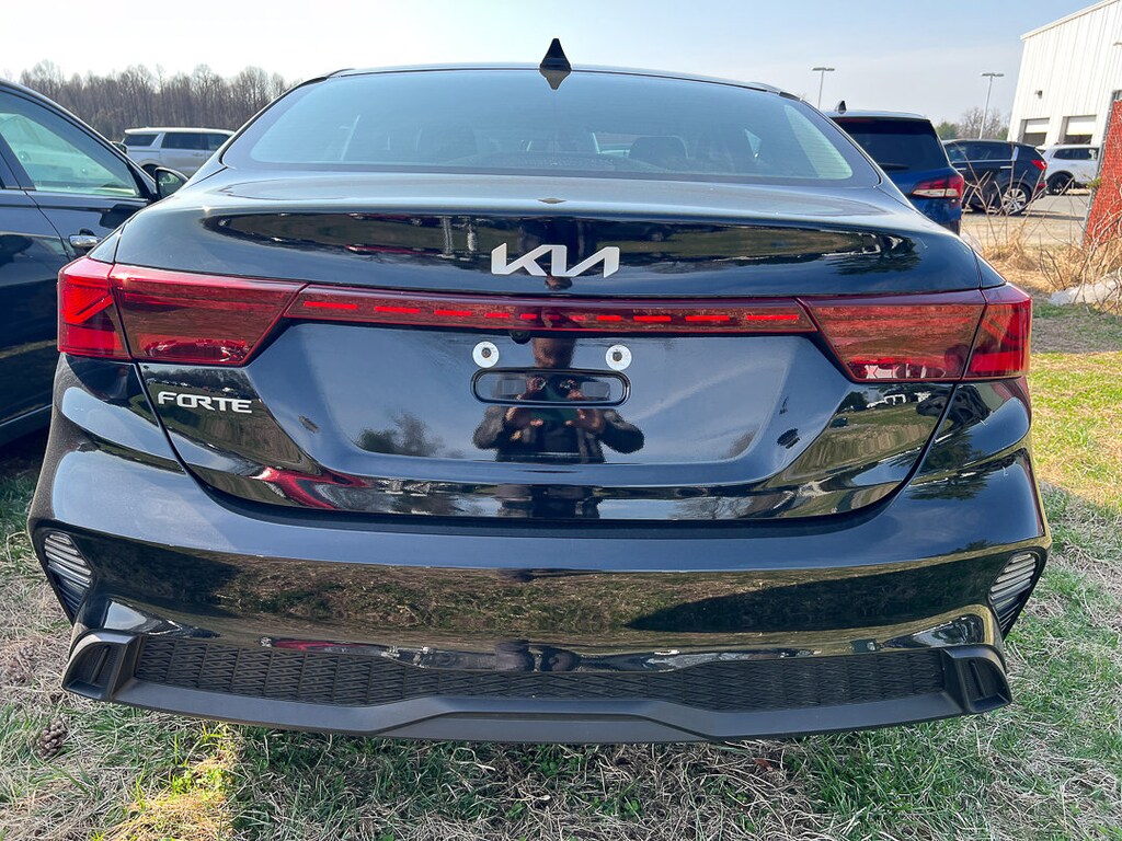 Used 2023 Kia Forte LXS Sedan