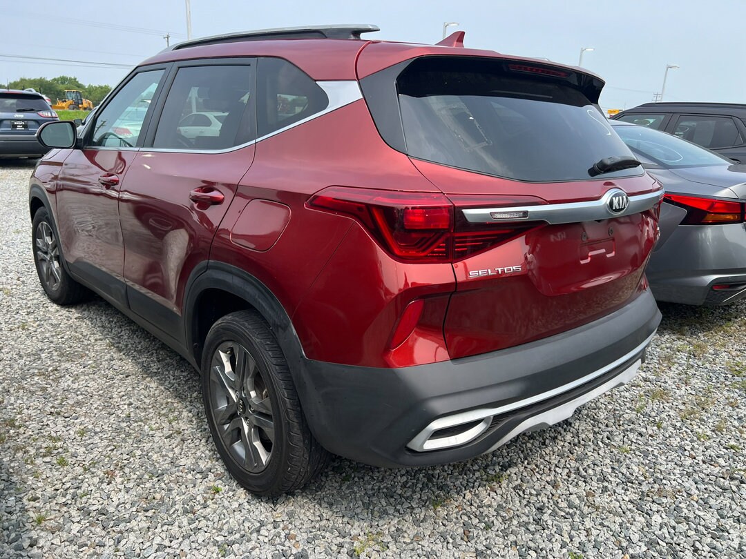 2021 Kia Seltos S photo 2