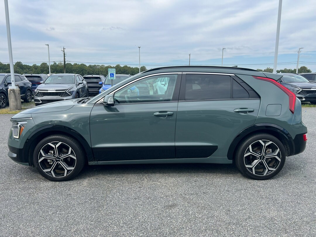 2023 Kia Niro EX Touring photo 2