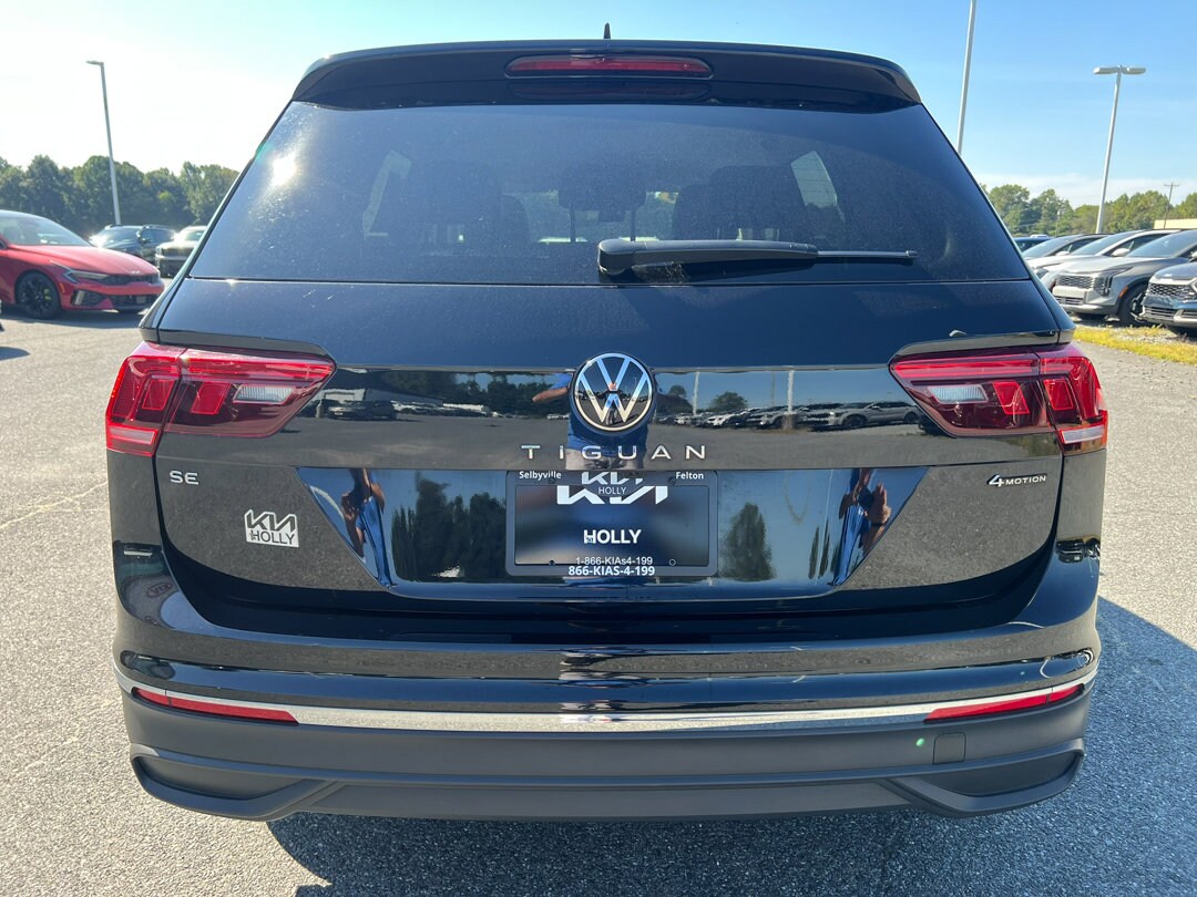 2024 Volkswagen Tiguan SE photo 3