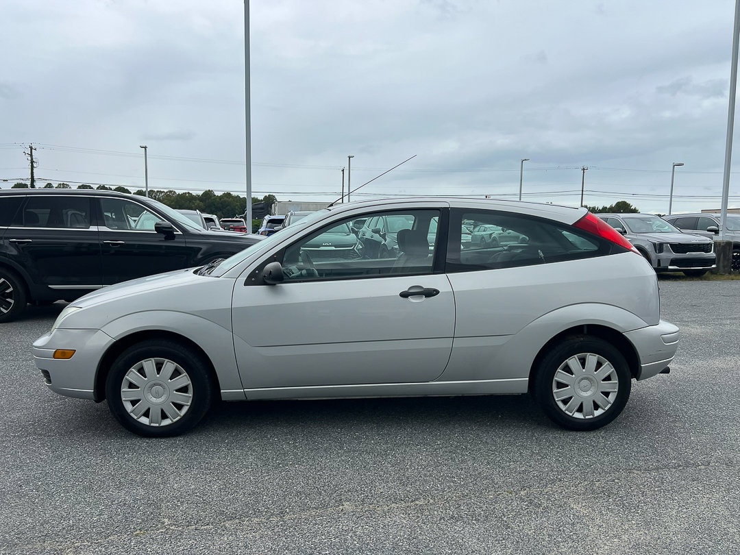 Used 2006 Ford Focus ZX3 S with VIN 1FAFP31N66W184650 for sale in Felton, DE